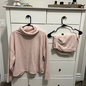 Aerie super soft set